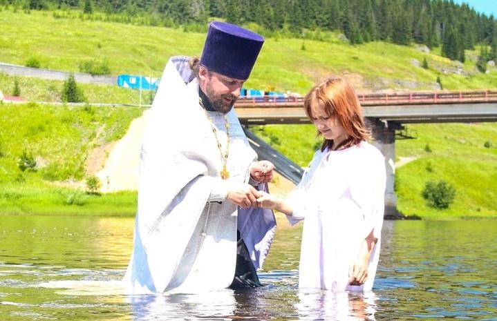 В реке Губахинского округа в выходной принять крещение смогут все желающие