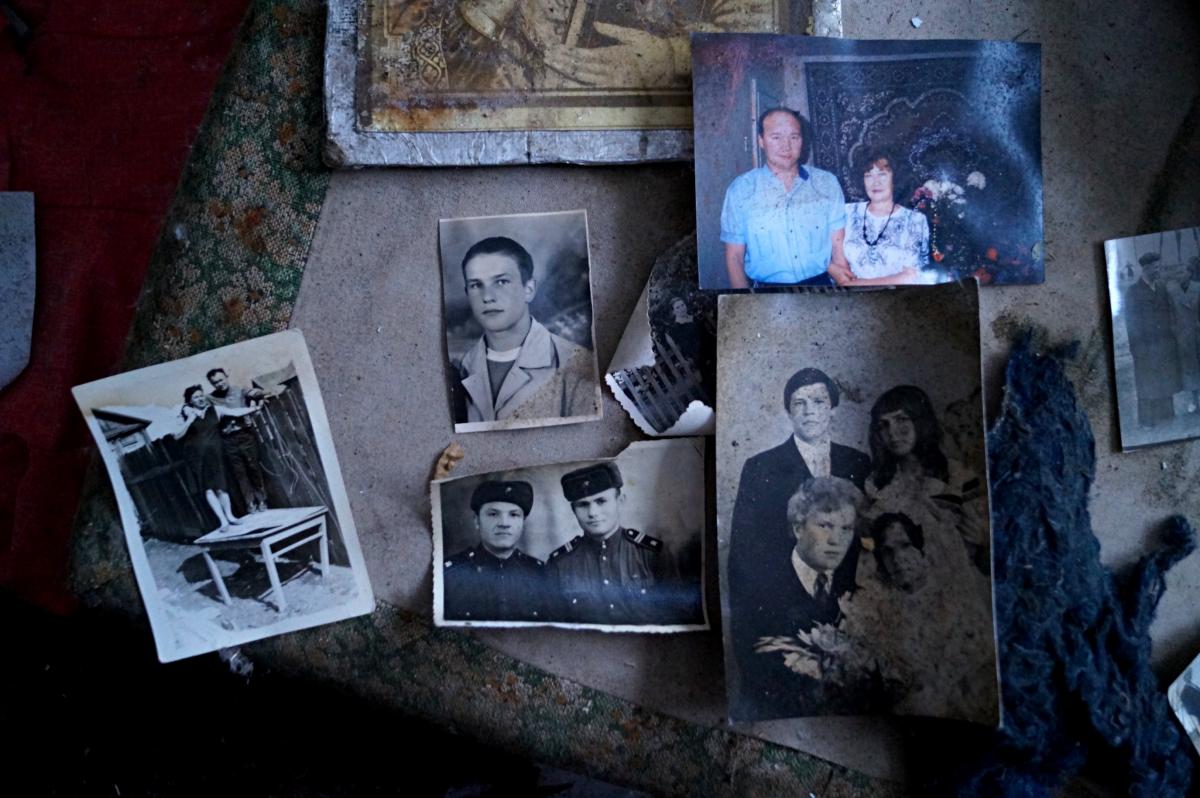 Карта мира, семейные фото и советские открытки. Какие воспоминания хранит бывший посёлок Шахта?