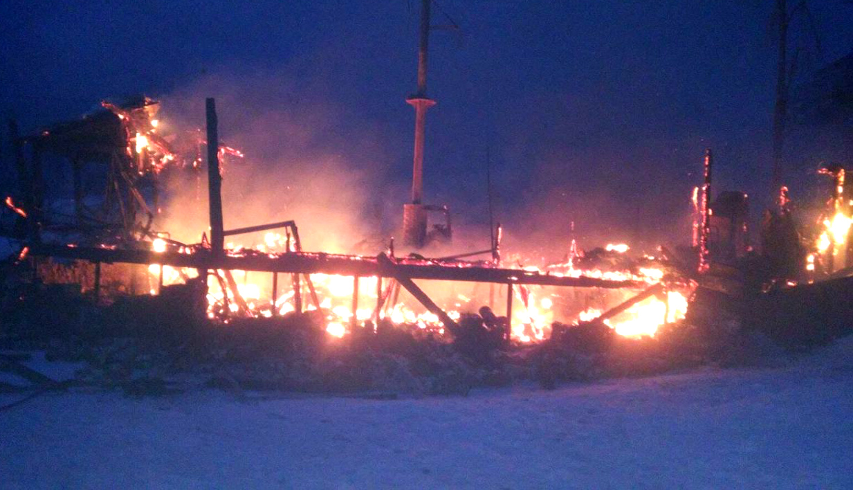 Опубликованы фотографии с места пожара на вершине Крестовой