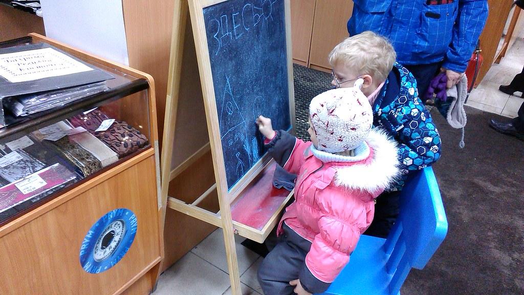 В Кизеле собирают вязаные вещи для нуждающихся детей и пожилых одиноких людей из Донецкой и Луганской народных республик