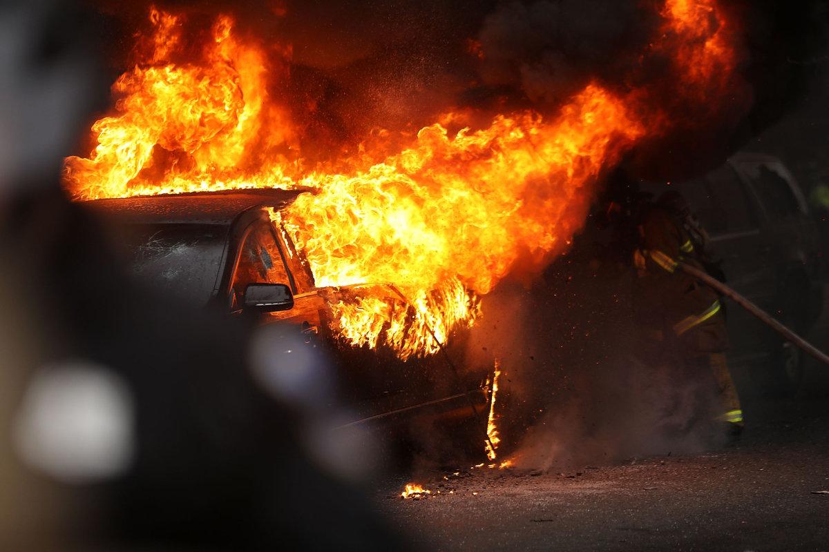 В Губахе за невыданную заработную плату водитель сжёг автомобиль работодателя 