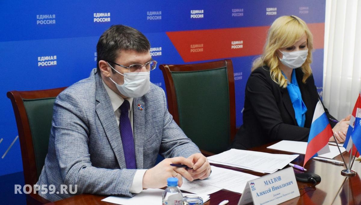 Депутат Законодательного собрания Алексей Мазлов провел приём граждан, посвящённый начислению пенсий и социальных пособий