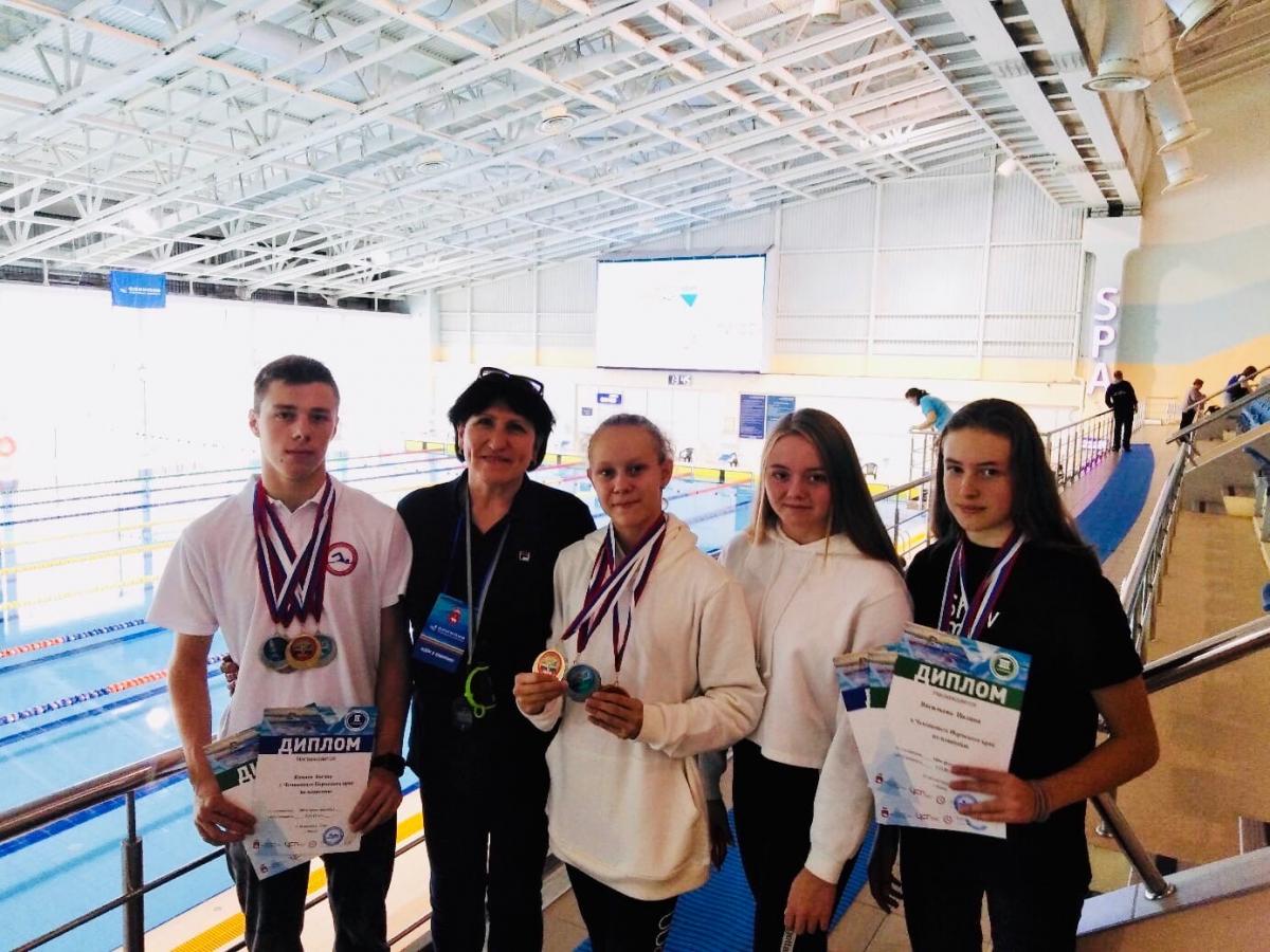 Двое губахинцев вернулись с чемпионата Пермского края по плаванию с золотыми наградами