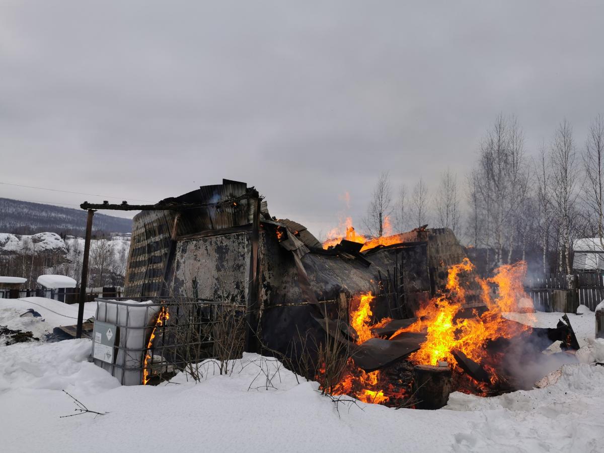 В посёлке Кировском Губахинского округа сгорел дом