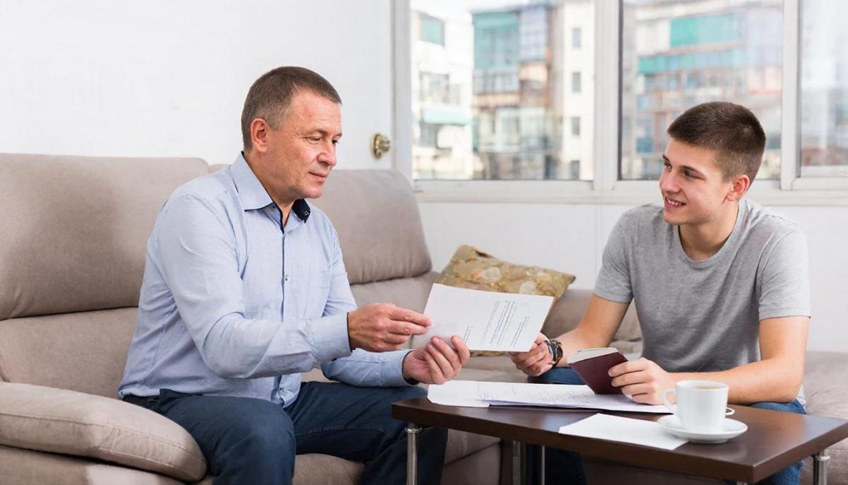 В Губахе пенсионера за фиктивную регистрацию в своих квартирах трёх человек будут судить