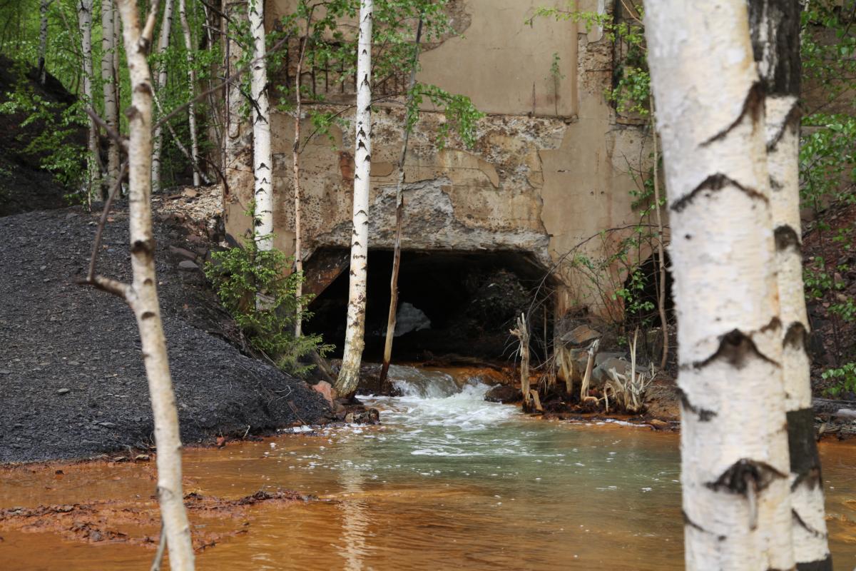 Всё течёт, не всё меняется. Как без малого четверть века в КУБе борются с шахтными водами