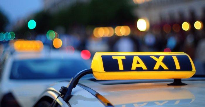 Власти Прикамья хотят обязать службы такси перекрасить машины в жёлтый цвет
