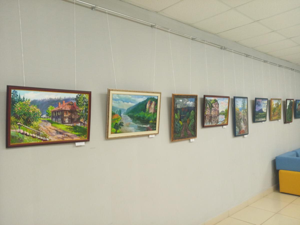 Работы художников Прикамья, написанные в окрестностях Усьвы и в Каменном городе, можно увидеть в центральной библиотеке Губахи