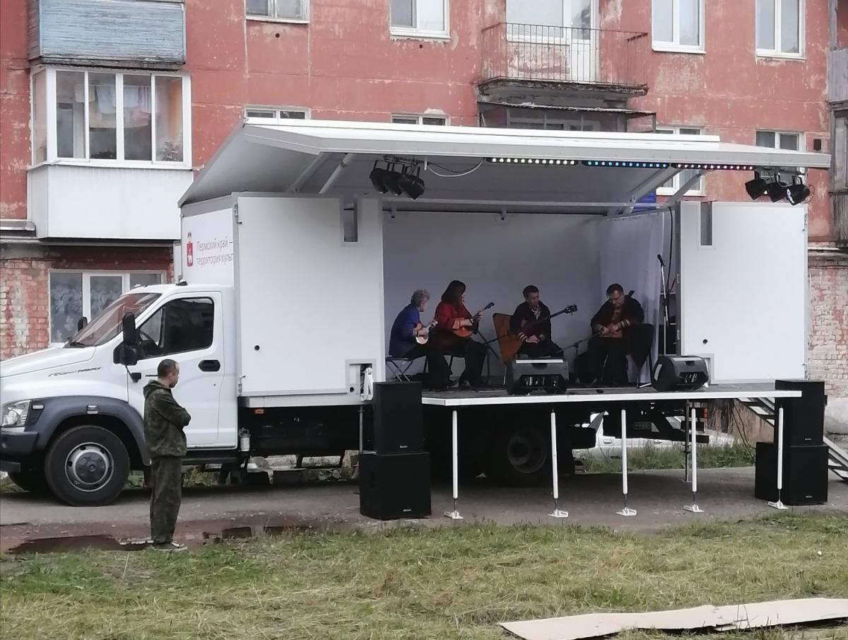 В Кизеловском округе два дня концерты даёт пермский квартет «Каравай»