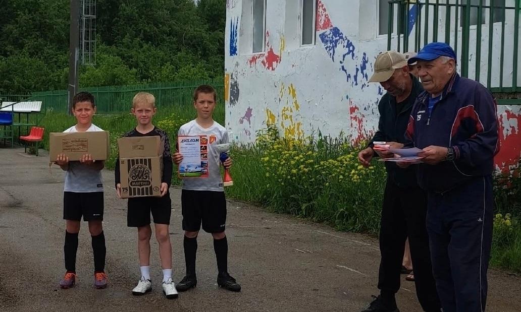 Футболисты Губахинского округа стали победителями турнира по мини-футболу