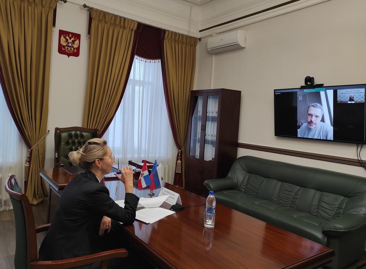 Решаем здесь и сейчас. Депутат краевого парламента Мария Коновалова провела онлайн-приём