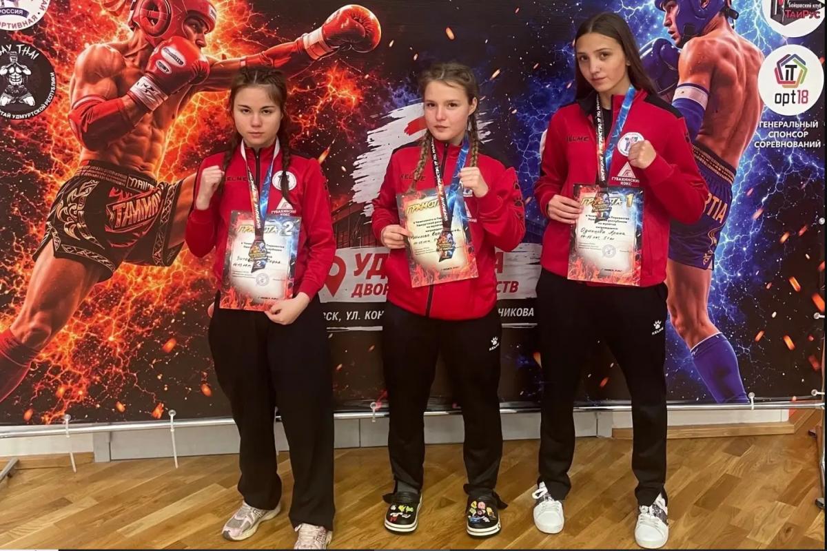Спортсменки из Губахи завоевали 2 первых и 1 второе место в первенстве по муай-тай