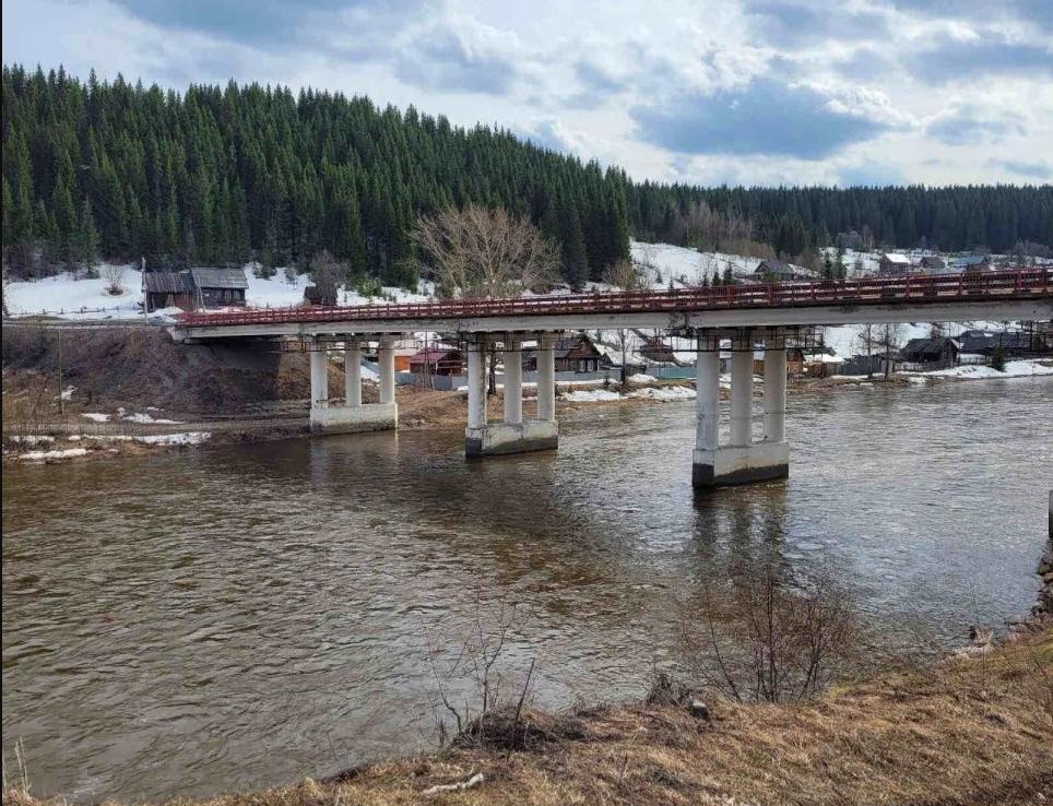 В Губахинском муниципальном округе подрядчик приступил к ремонту моста через Усьву