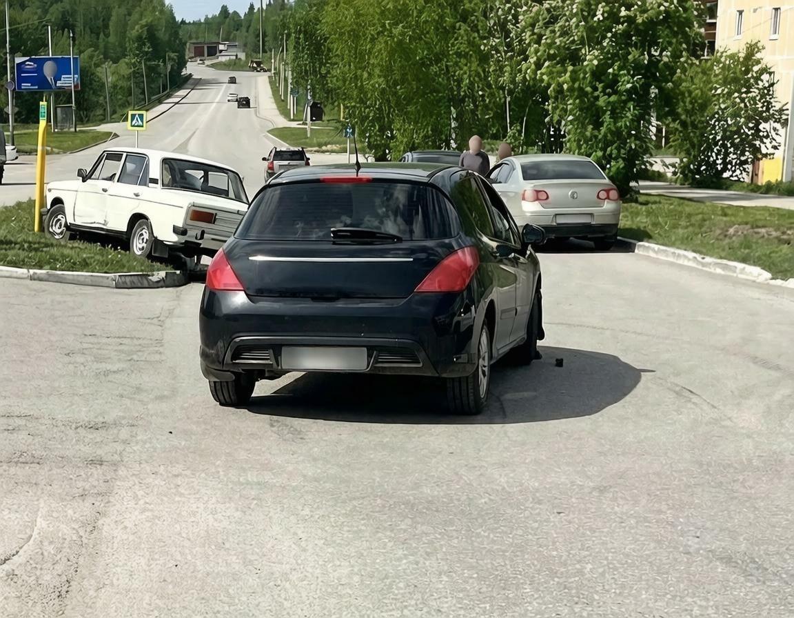 В Губахе водитель-женщина стала виновницей происшествия, в котором пострадал пенсионер