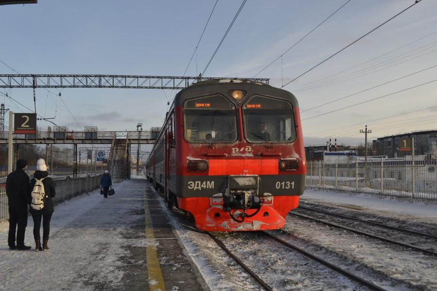 Пригородный поезд "Пермь1 - Углеуральская - Кизел" отменят на два дня 