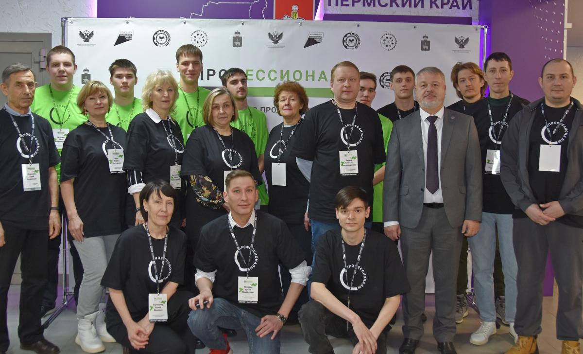 Поддерживаем молодых профессионалов. Лучших аппаратчиков и ремонтников готовят в УХТК – это в очередной раз доказали студенты колледжа