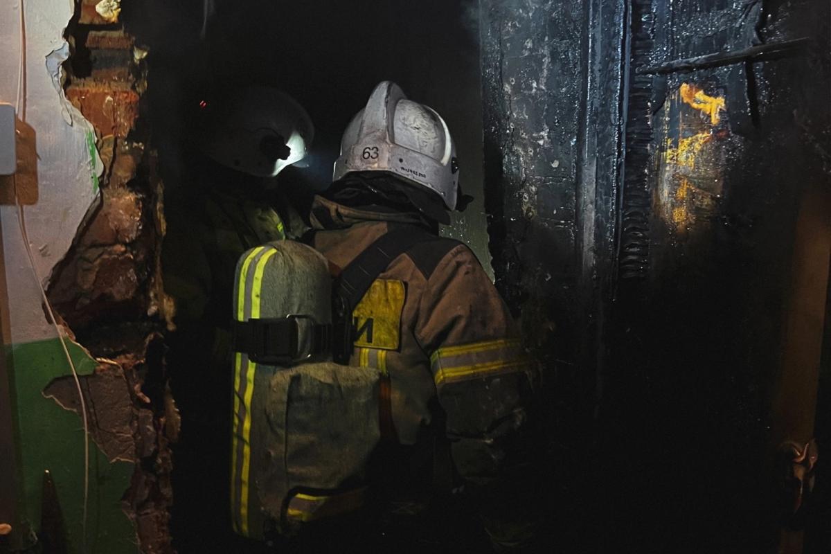 В одном из подъездов губахинских многоквартирных домов произошло возгорание