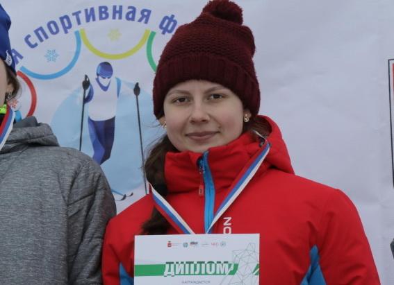 Одной из победительниц суперфинала «Лыжня России-2021» стала спортсменка из Кизела