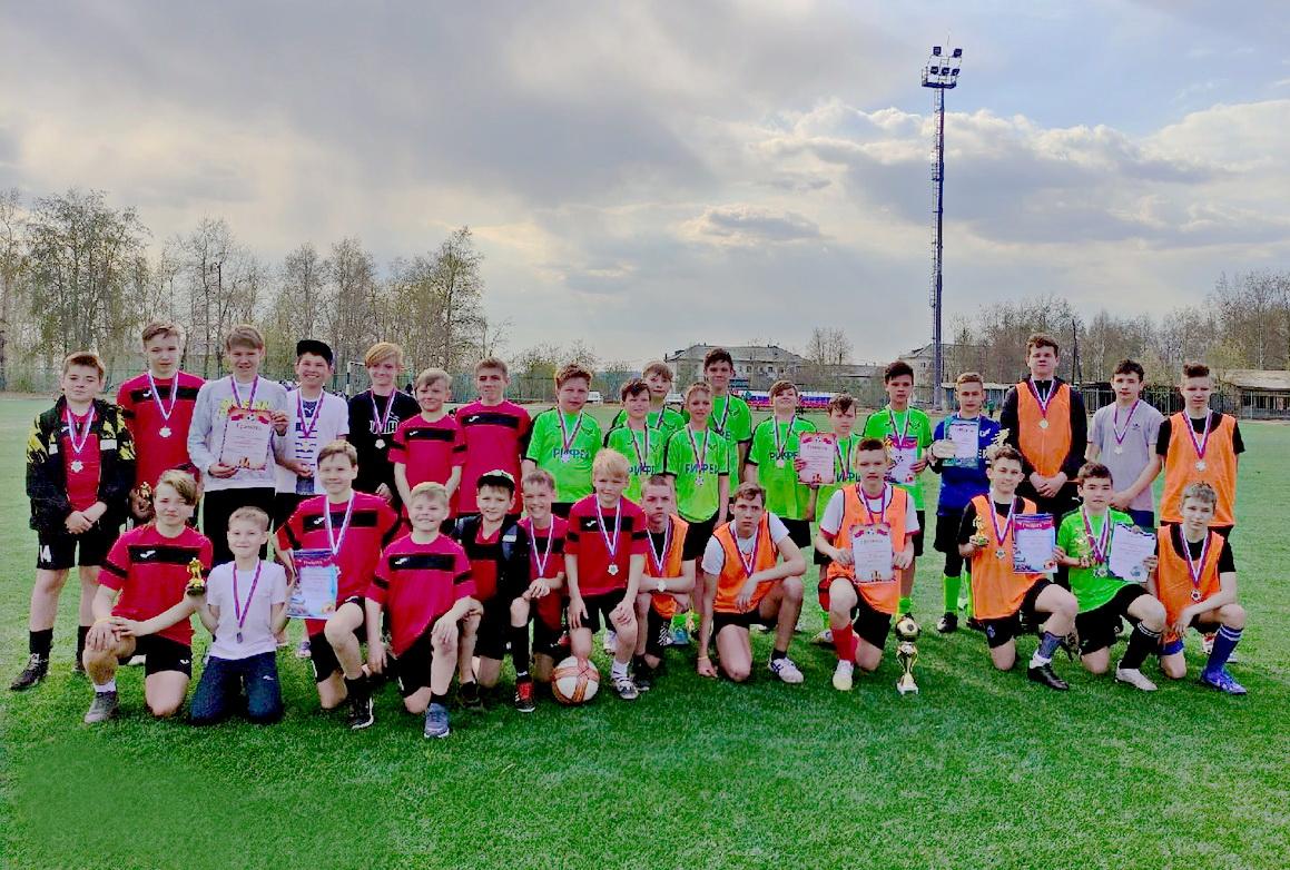 ​Футбольная команда гремячинцев победила в турнире горнозаводчан