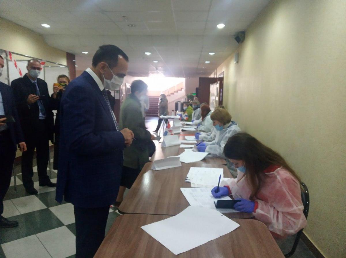 Явка избирателей на участки голосования Губахи пока выше краевой на более чем 10 процентов