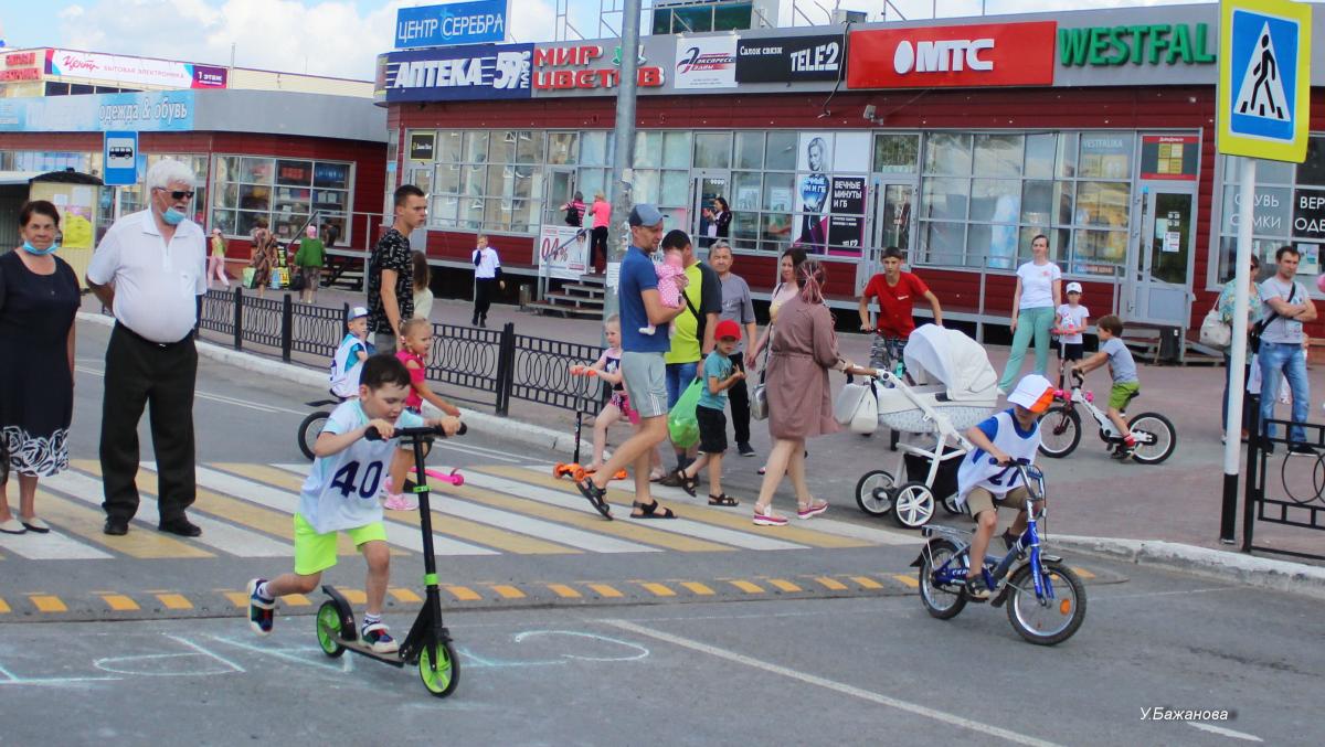 В Губахе состоялись гонки на велосипедах и самокатах