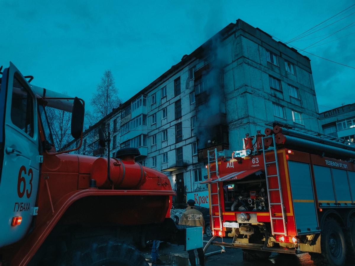 Губахинские огнеборцы спасли на пожаре ценности стоимостью 1 млн рублей