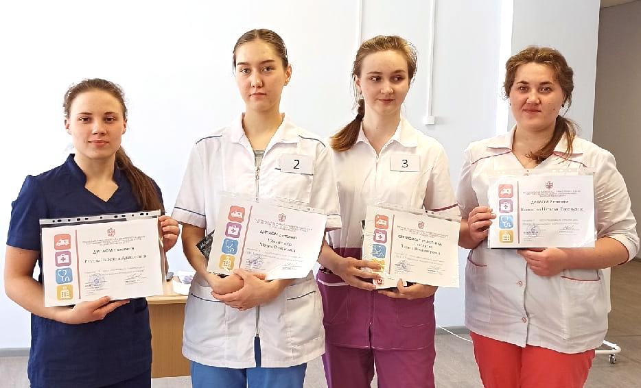 Студентка медколледжа из Губахи победила в региональной олимпиаде профмастерства