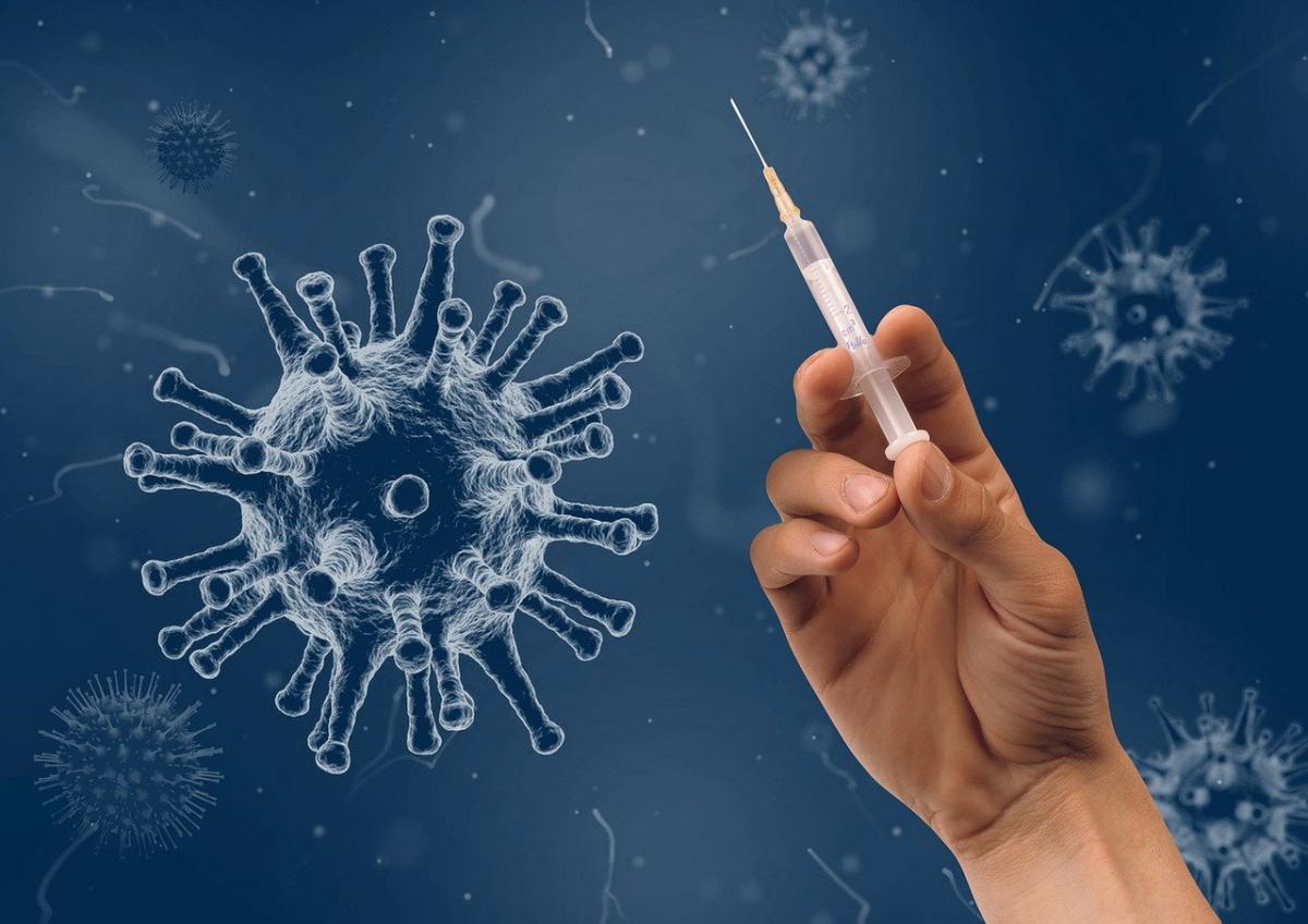 В Губахе желающим местным жителям начали прививать вакцину от коронавирусной инфекции