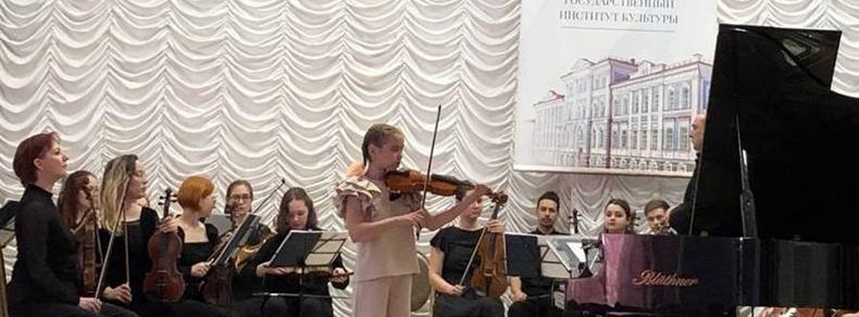 Воспитанница музыкальной школы в Губахе выступала в концерте «Tutti с оркестром»