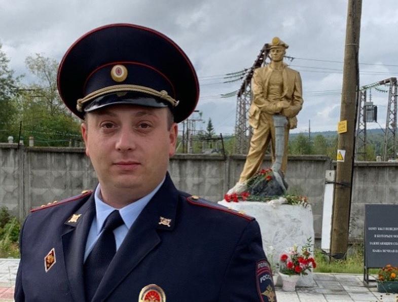 Гремячинский полицейский Павел Еловиков борется за звание «Народный участковый»