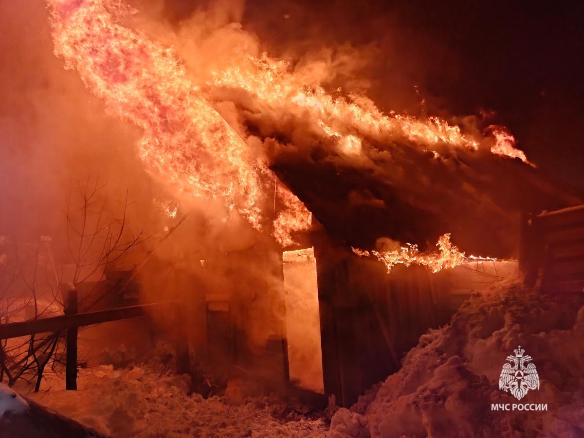 В выходные в Губахе сгорели деревянные постройки общей площадью 113 квадратных метров
