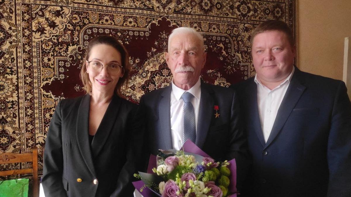 Почётного гражданина Кизела и Пермского края поздравили с днём рождения губернатор региона и депутаты ЗакСобрания