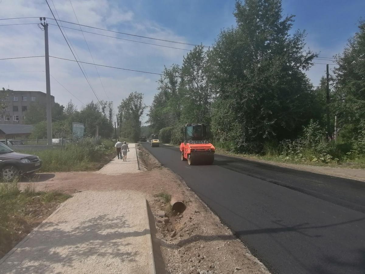 В Кизеле подходят к завершению ремонтные работы участка дороги на улице Луначарского