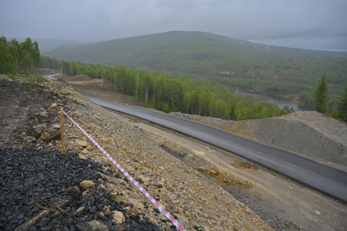 Проект - на перспективу. В Губахе завершено строительство первого этапа автомобильной дороги к вершине горы Крестовой