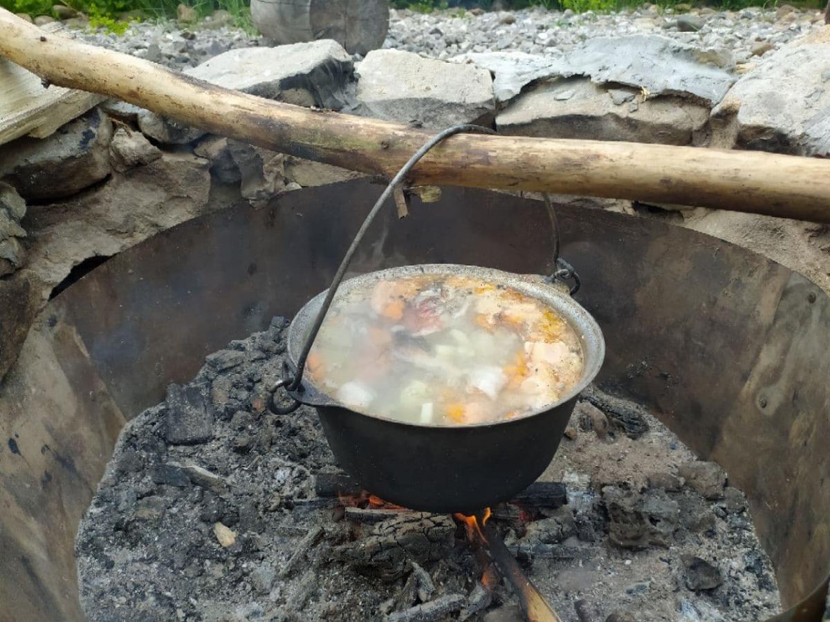 Пикник на обочине и особенности национальной кухни в красноречивых кадрах 15 июня