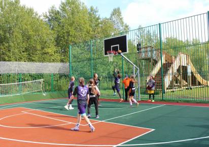 В Губахе почти ежедневно проводят бесплатные тренировки в городском парке
