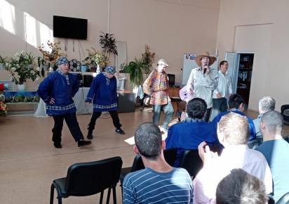 Прихожане прихода Кизеловского храма во имя святителя Николая Чудотворца поздравили концертом пожилых людей Коспашского интерната