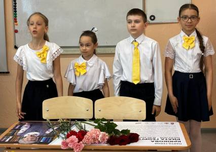 Педагог. Директор. Человек. В губахинской школе № 14 открыли Парту героя в память об учителе