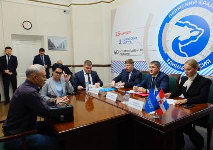 Проблемы решаемы. Жители Прикамья задали губернатору Дмитрию Махонину вопросы на личном приёме граждан