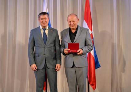 Работники «Метафракса» получили звание «Заслуженный химик РФ»