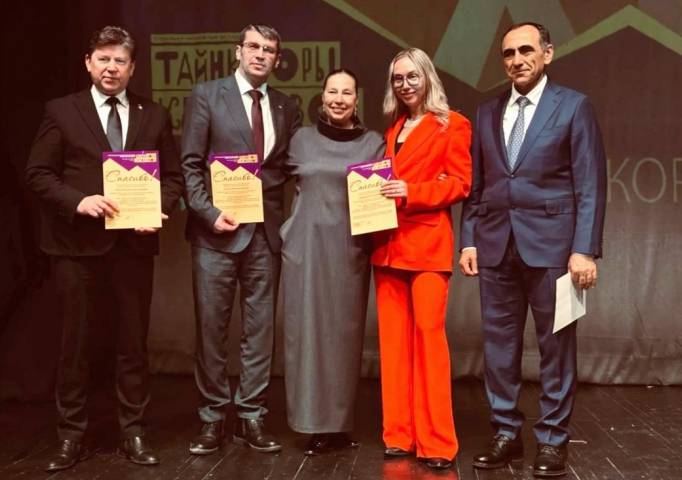 Ремонт как второе рождение. Депутаты Заксобрания стали участниками открытия после капремонта здания театра в Губахе