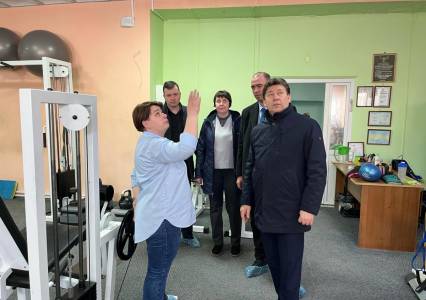 Глава Губахинского муниципального округа отчитался о результатах ремонта в спорткомплексе «Русь»