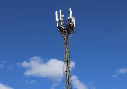 Качество услуги – высокое. В 2025 году «Ростелеком» поставил 100 базовых станций