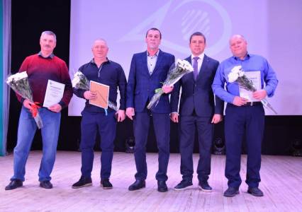 Везёт тем, кто везёт! Коллектив транспортно-хозяйственного цеха АО «Метафракс Кемикалс» отметил 40-летний юбилей подразделения