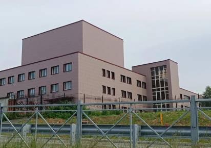 В Губахе выставили на продажу здание в центре города, пустовавшее несколько лет