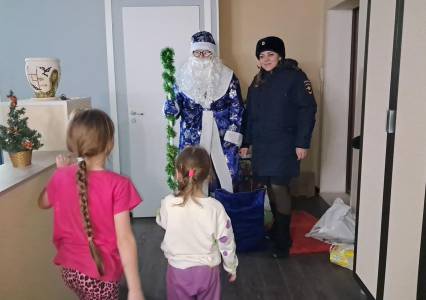 В Губахинском округе полицейские организовали благотворительную акцию