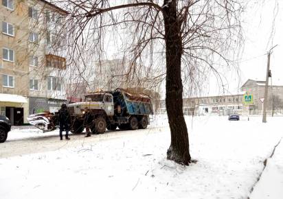 Жители Губахи и Гремячинска могут сообщить о нерасчищенных от снега дорогах по нескольким номерам телефонов