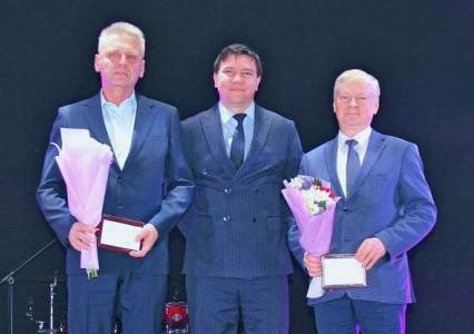 В Губахе лучшим сотрудникам «Метафракс Кемикалс» вручили почётный награды 