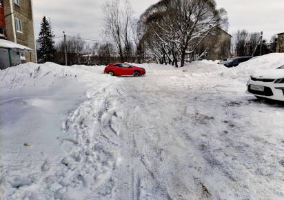 НеУЮТный двор получился. Просто снега в Губахе было много, а каникулы оказались длинными