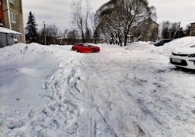 НеУЮТный двор получился. Просто снега в Губахе было много, а каникулы оказались длинными